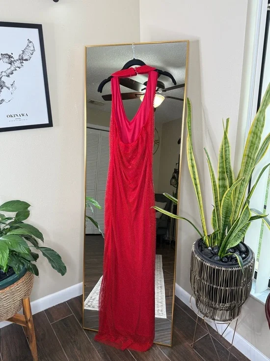 Red Halter V-Neck Maxi Dress - Picture 6 of 6
